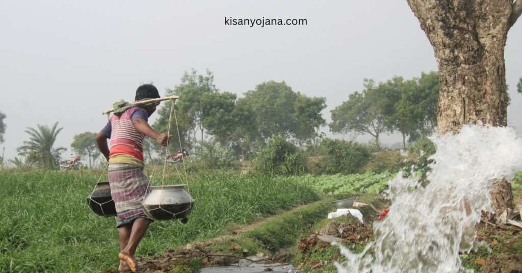 अनुसूचित जाति किसान पंपसेट अनुदान योजना पुडुचेरी – सिंचाई करते हुए किसान